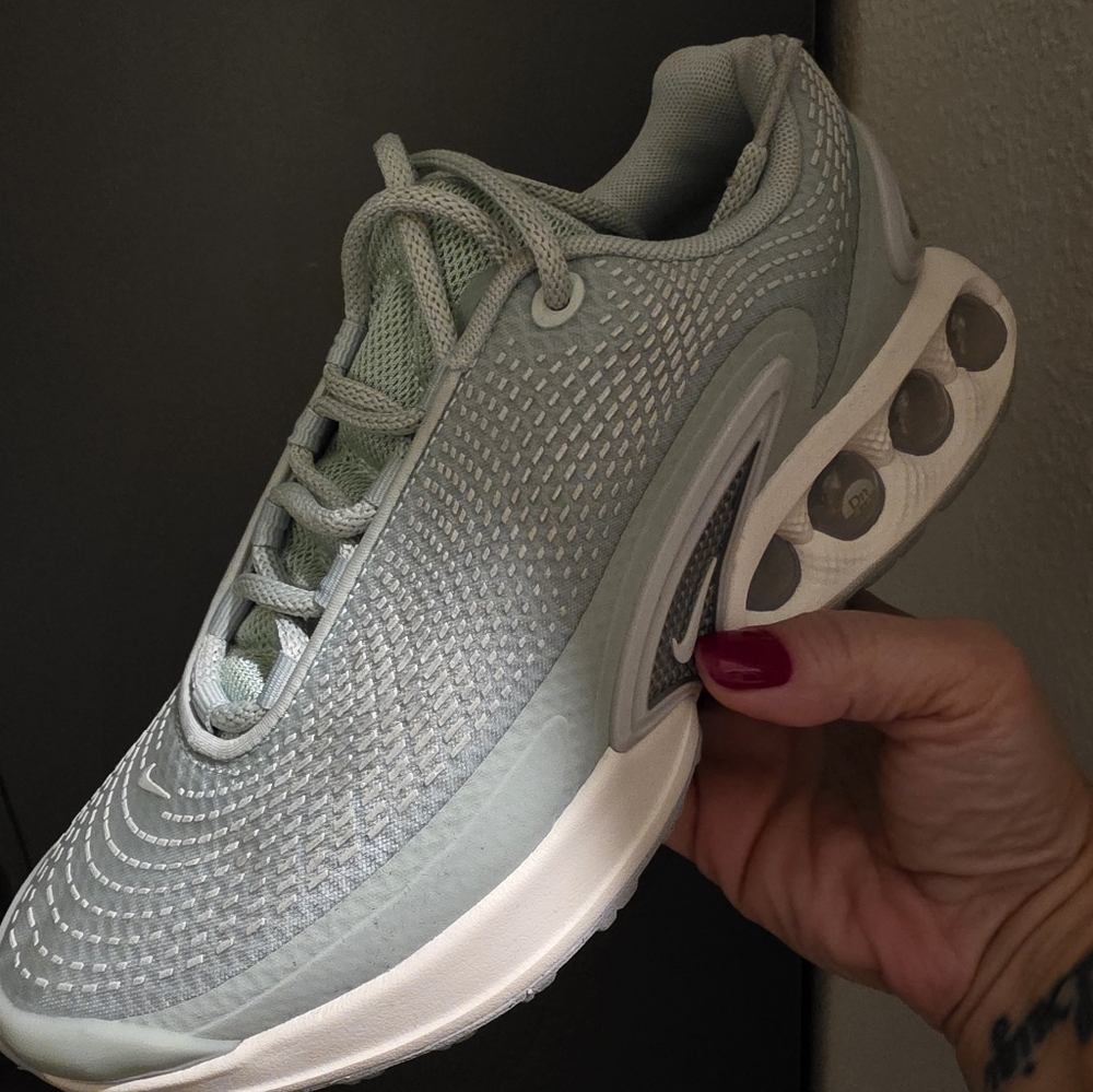 Nike MLB Women's Gray and White Sneakers
